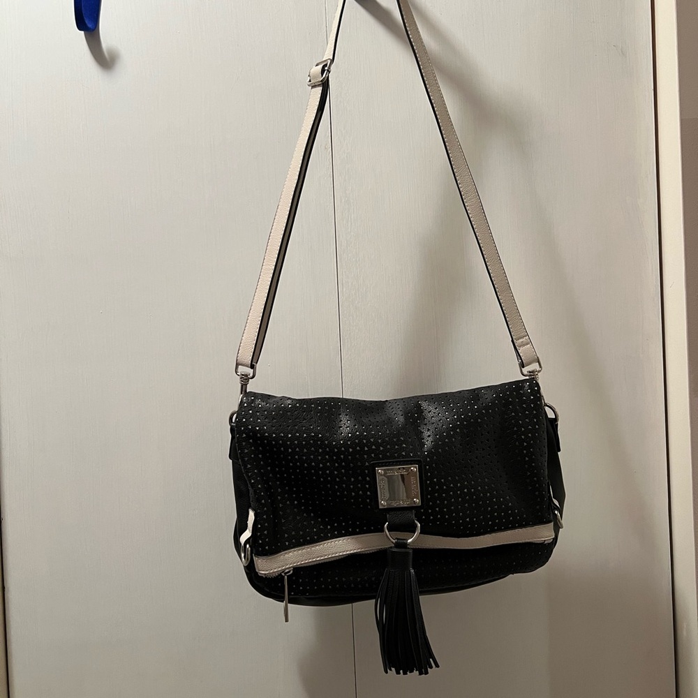 mark. brand Convertible Hobo bag to Clutch with adjustable straps - Picture 4 of 8